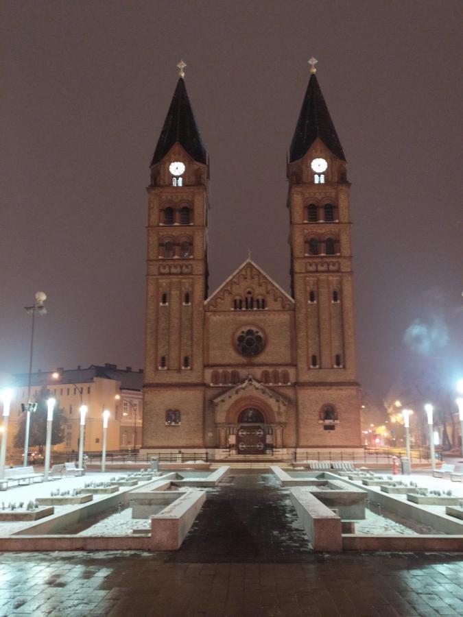 Otthon-Laksz Apartman Nyíregyháza Buitenkant foto